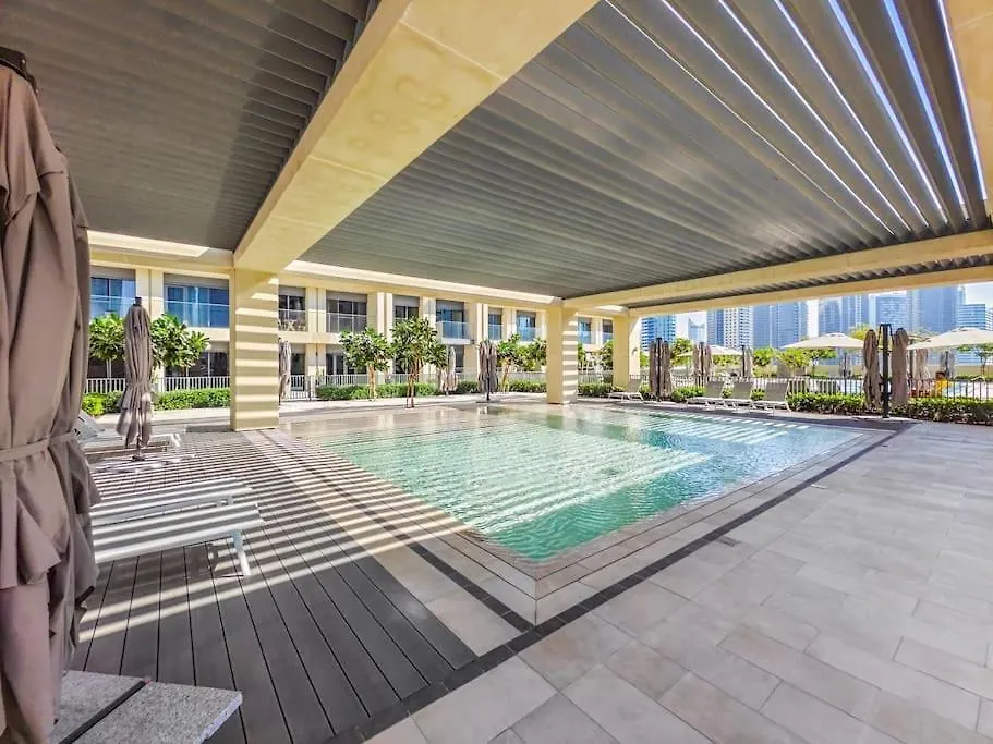 Downtown Decadence : A 1Br Urban Sanctuary Apartment Dubai